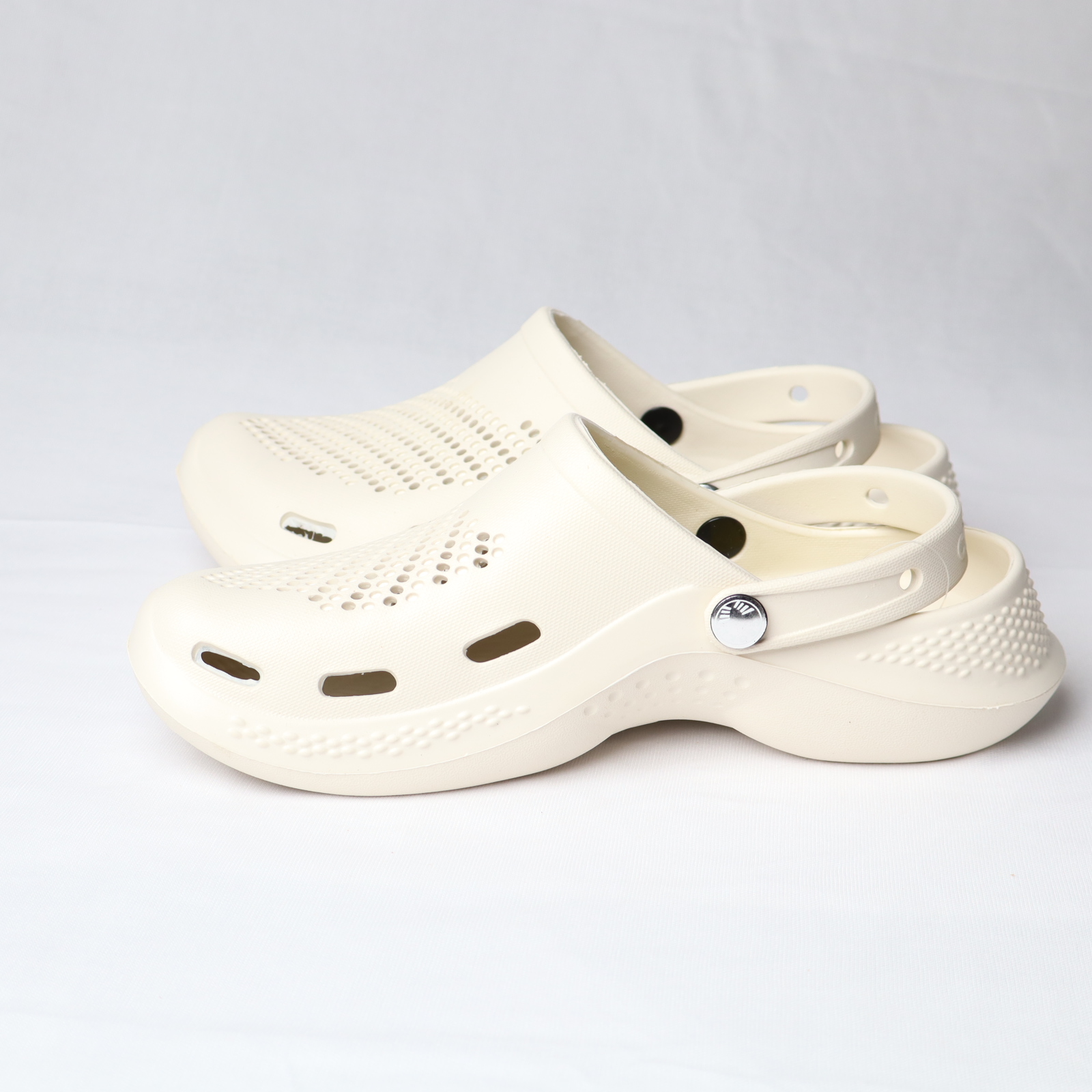 CROKX Retro EVA Clogs | Lightweight Slip-On Sandals with  display picture 2